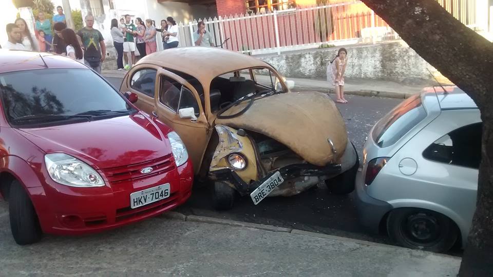 Motorista embriagado provocou acidente envolvendo 3 veículos no Dom Bosco